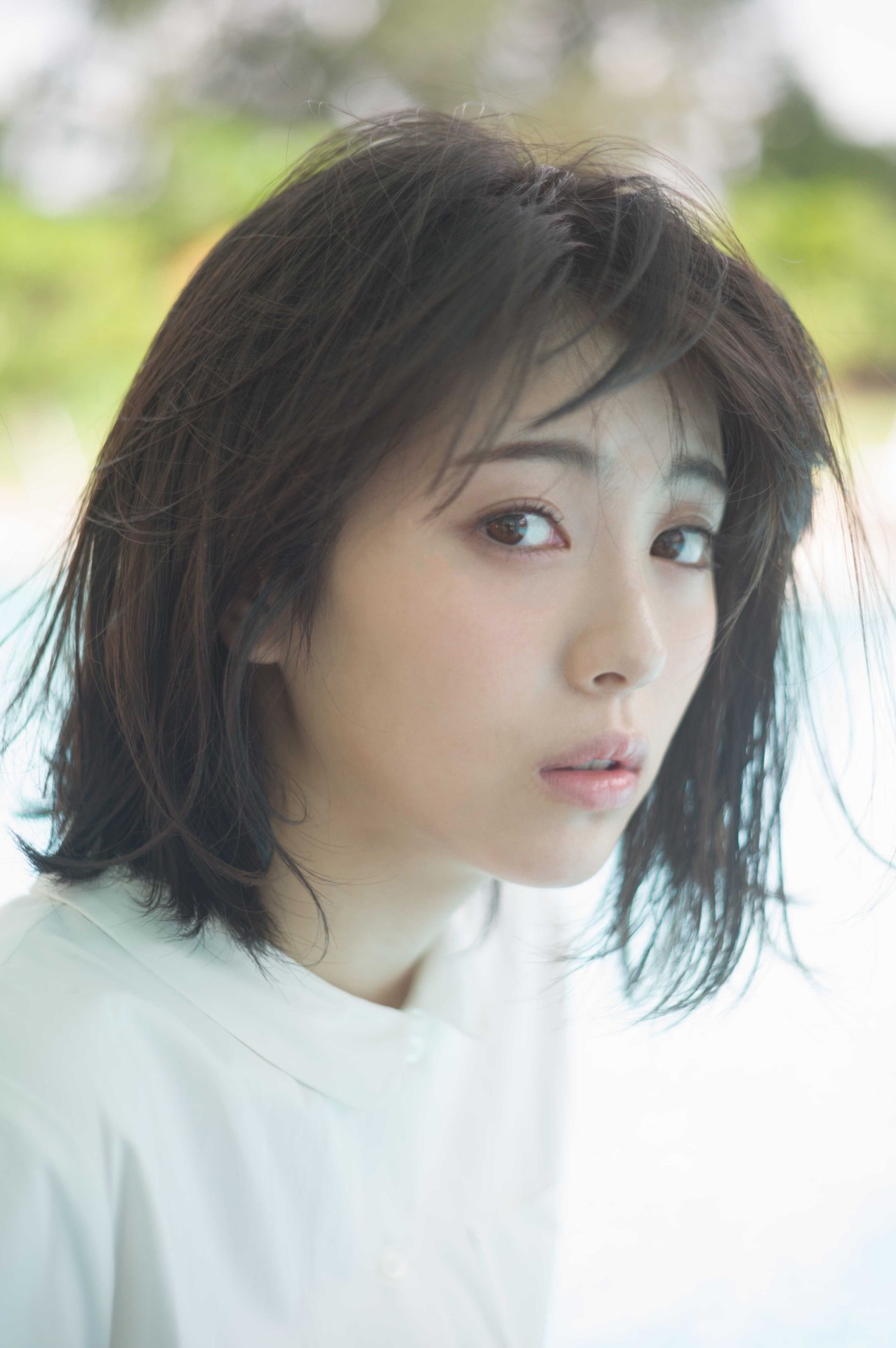 「浜辺美波 2019カレンダーブック」