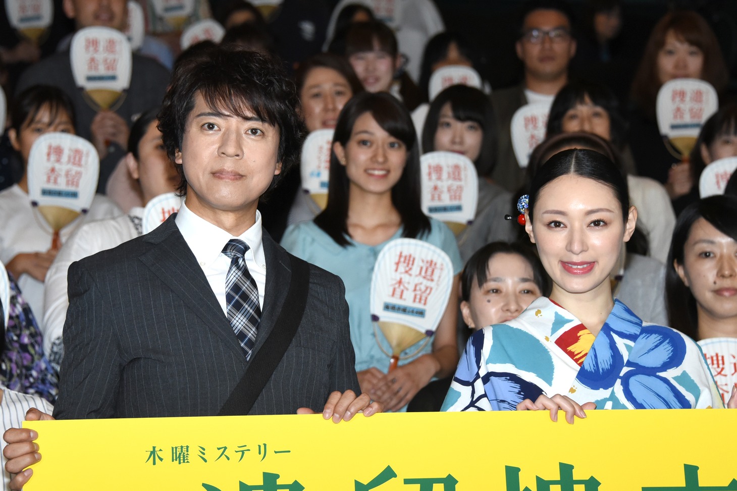 ドラマ「遺留捜査」第5シーズン初回2時間スペシャル完成披露試写会の様子。左から上川隆也、栗山千明。