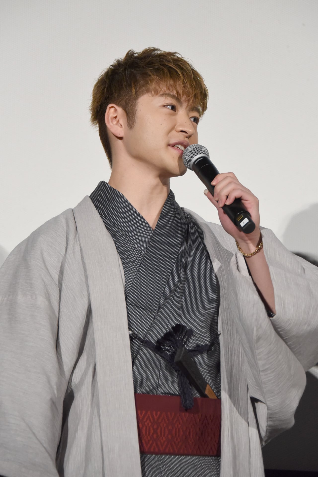 映画「虹色デイズ」舞台挨拶に佐野玲於ら、4人の次回作は“モノクロ