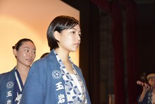 木竜麻生（手前）