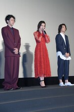 左からオダギリジョー、池田エライザ、伊藤健太郎。