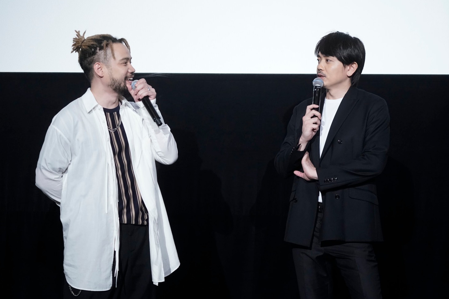 左からJAY'ED、青柳翔。