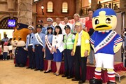 「夏の交通事故防止運動・振り込め詐欺撲滅キャンペーン」の様子。