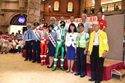 「夏の交通事故防止運動・振り込め詐欺撲滅キャンペーン」の様子。
