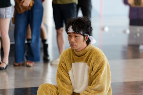 「GIVER 復讐の贈与者」第1話より、高橋努。