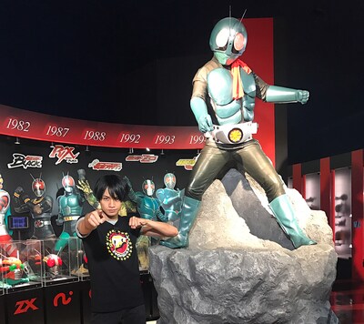 宮城・石ノ森萬画館を訪れた中島健人。