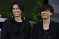 左から福士蒼汰、川上洋平。