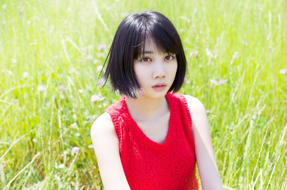 松本穂香1stフォトブック「Negative Pop」より。 (c)丸谷嘉長／集英社