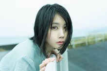 松本穂香1stフォトブック「Negative Pop」より。 (c)丸谷嘉長／集英社