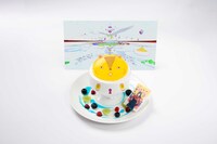 「サマーウォーズ」オリジナルコラボレーション新メニュー「OZの世界へようこそ！仮ケンジゼリーパフェ」（1393円）