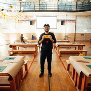 ダンボールアーティスト・島津冬樹の3年間に密着した「旅するダンボール」公開