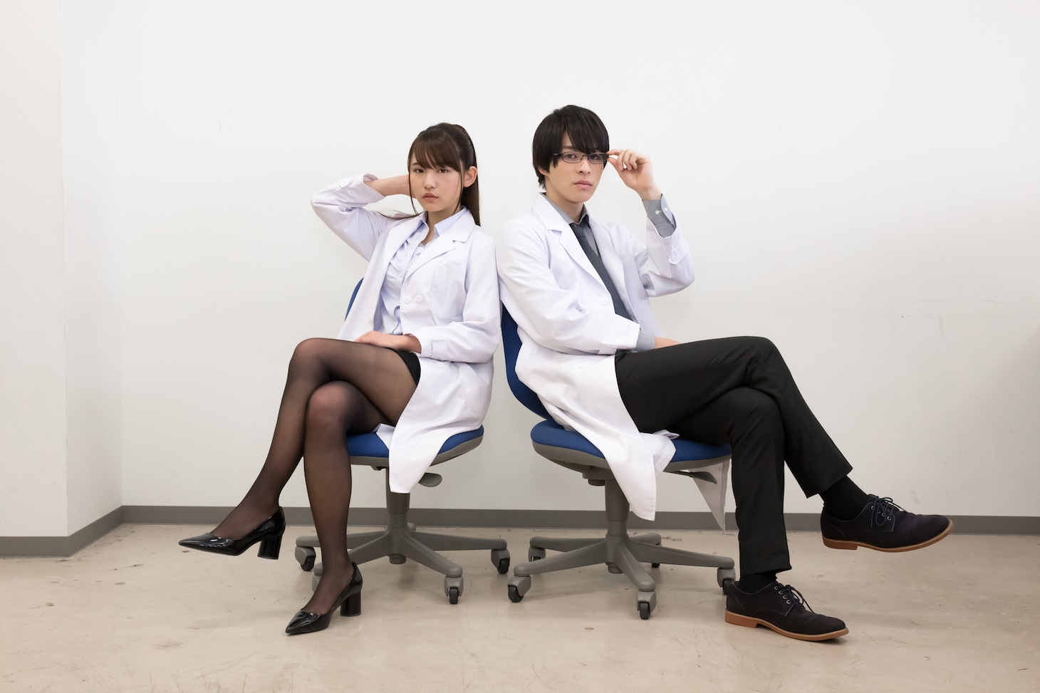 「理系が恋に落ちたので証明してみた。」実写版キャストの浅川梨奈（左）と西銘駿（右）。