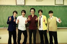 左から高杉真宙、中川大志、滝藤賢一、横浜流星、佐野玲於。