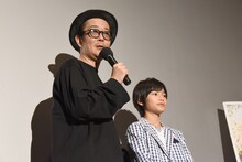 「万引き家族」大ヒット御礼Q&Aイベントの様子。左からリリー・フランキー、城桧吏。