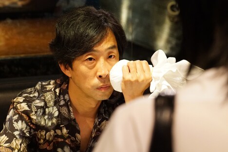 「響 -HIBIKI-」より、北村有起哉演じる鬼島仁。