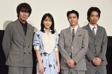 「私の人生なのに」初日舞台挨拶の様子。左から落合モトキ、知英、稲葉友、原桂之介。