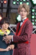 変身を披露する伊藤あさひ。