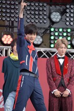 変身を披露する結木滉星。