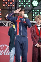 変身を披露する結木滉星。