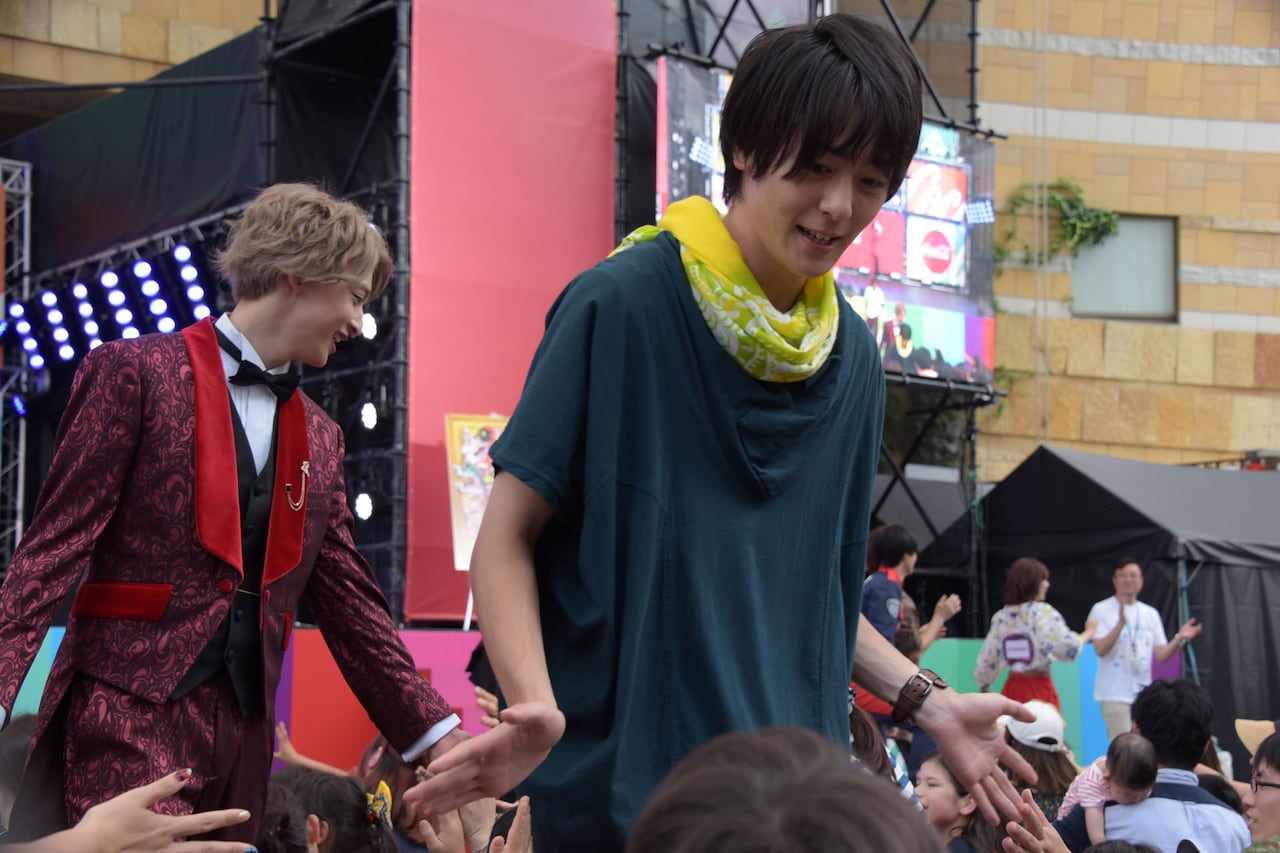 「ビルド＆ルパパト」出演者が子供たちと交流、仮面ライダーマッドローグの初変身も