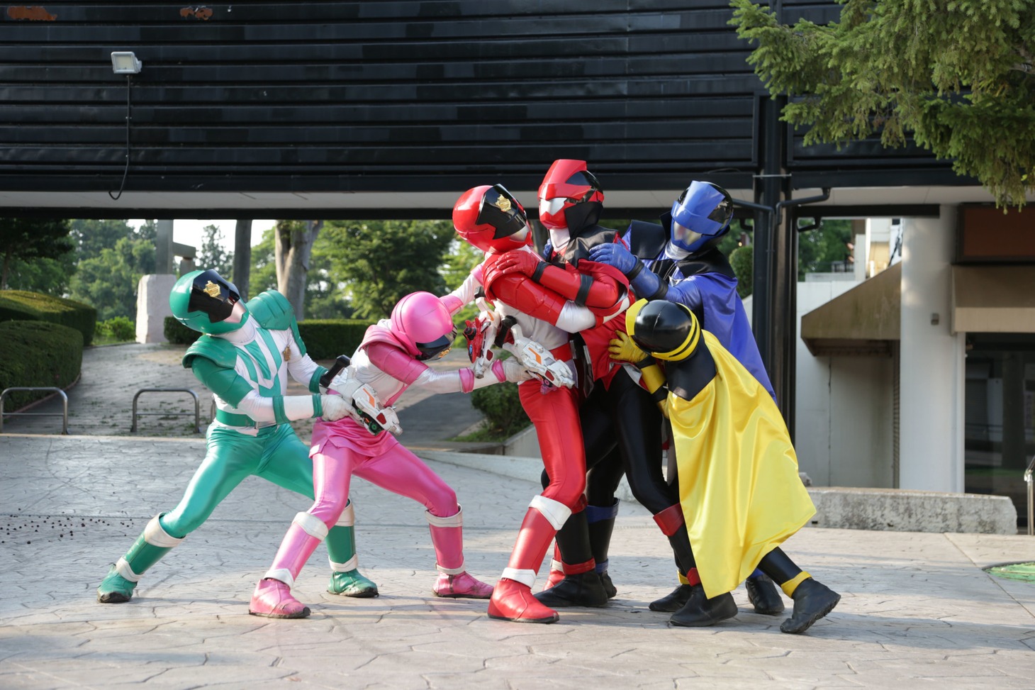 「快盗戦隊ルパンレンジャー＋警察戦隊パトレンジャー ～究極の変合体！～」