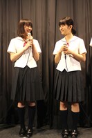 左から南沙良、蒔田彩珠。