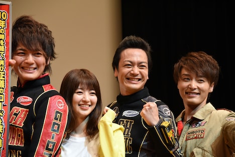 「炎神戦隊ゴーオンジャー 10 YEARS GRANDPRIX」完成披露舞台挨拶の様子。