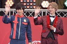 左から結木滉星、伊藤あさひ。