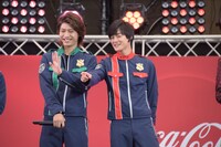 左から横山涼、結木滉星。