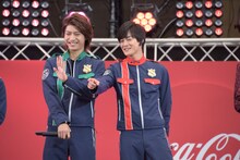 左から横山涼、結木滉星。