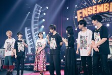 Mrs. GREEN APPLEのライブの様子。