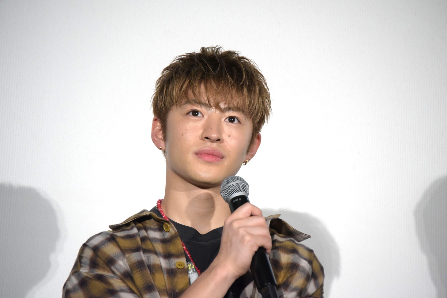 佐野玲於
