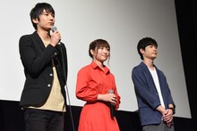 左から坂泰斗、白石晴香、大塚剛央。