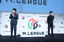 左から田中圭、本郷奏多。