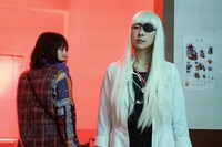 「音量を上げろタコ！なに歌ってんのか全然わかんねぇんだよ!!」