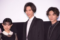 左から杉咲花、福士蒼汰、吉沢亮。