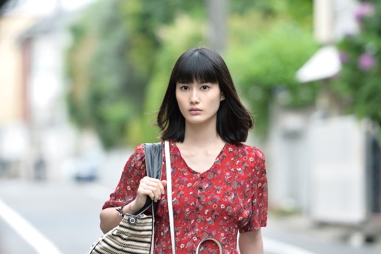 橋本愛が山田孝之と菅田将暉のw主演ドラマ Dele に出演 キーパーソン役 コメントあり 映画ナタリー