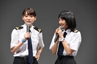 左から飯豊まりえ、武田玲奈。