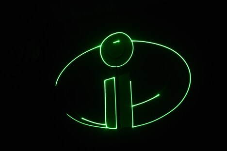 ジャック・ジャックの能力にちなんだ緑のレーザーショー。