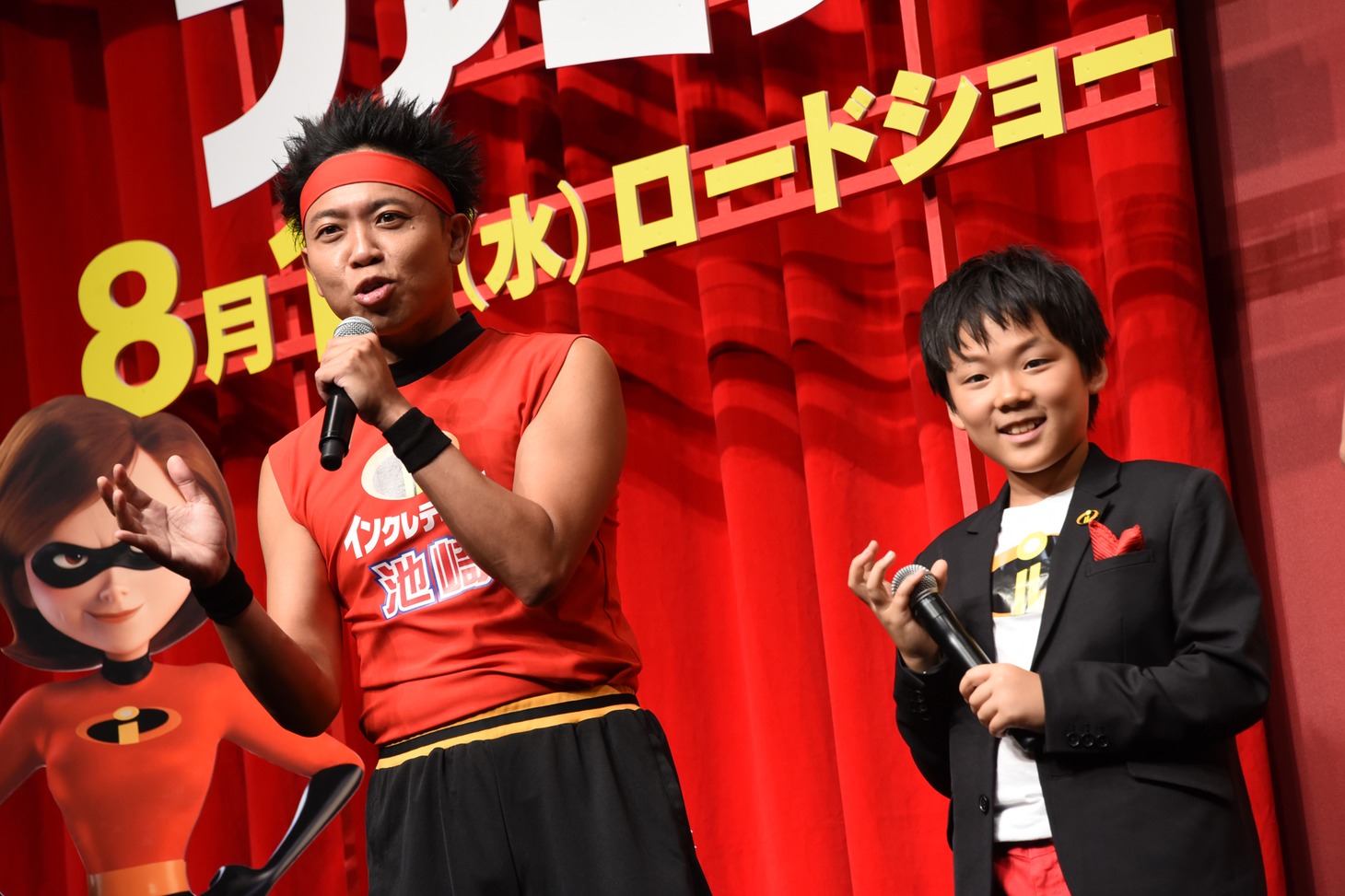 トーク中のサンシャイン池崎（左）。