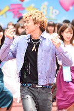 「I Want YouBack」に合わせて踊る佐藤大樹。