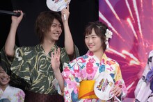 左から横山涼、工藤遥。