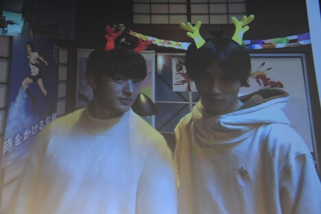 スクリーンに映し出されたメイキングカット。