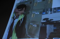 スクリーンに映し出されたメイキングカット。