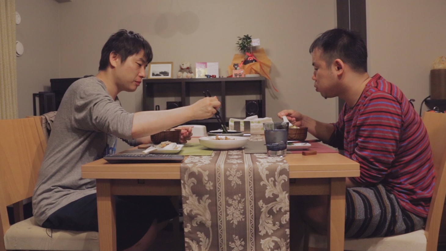 「愛と法」