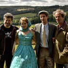 アンディ・サーキス長編監督デビュー作「ブレス」のメイキング写真とコメント到着