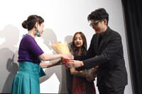 「イマジネーションゲーム」初日舞台挨拶の様子。