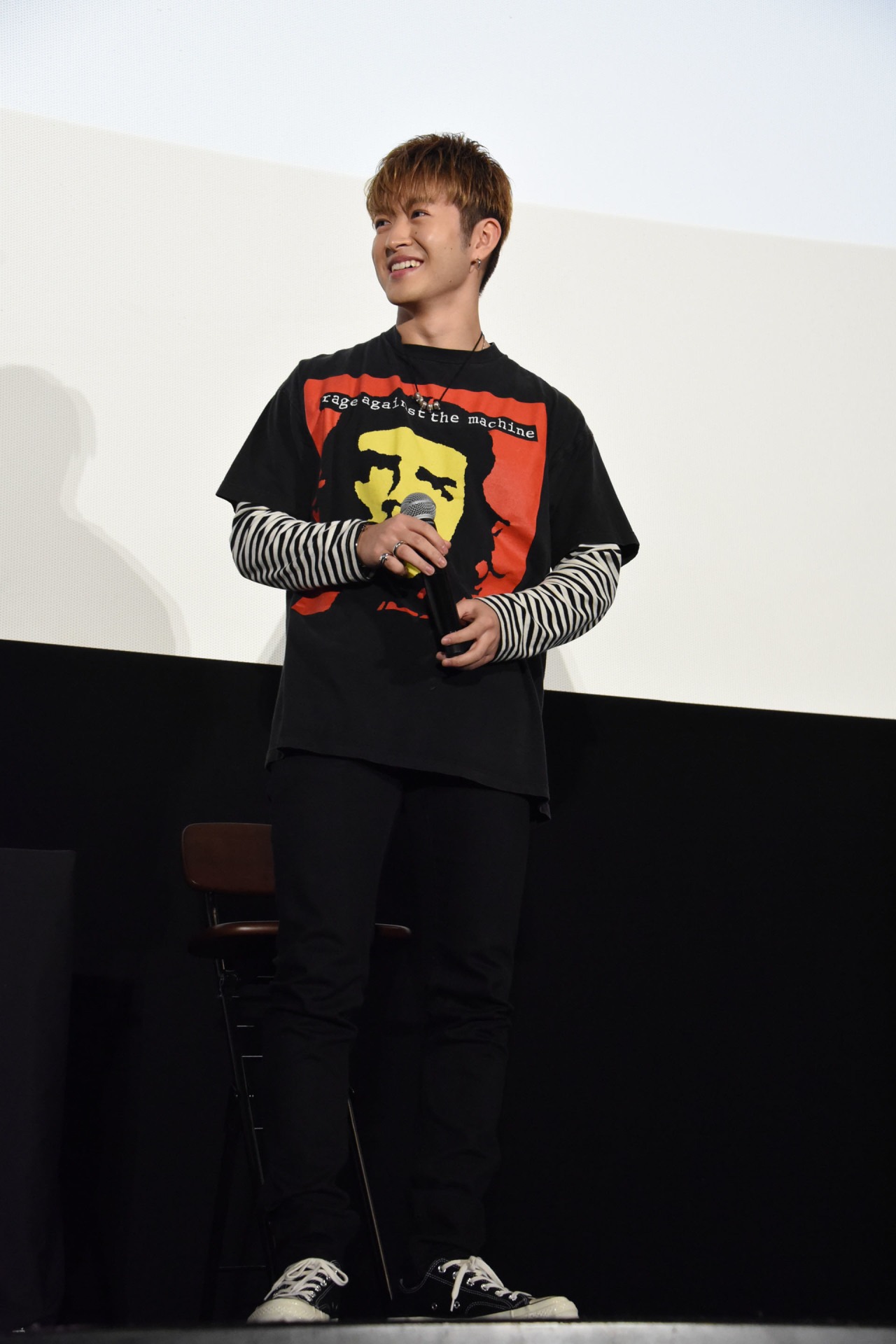 佐野玲於