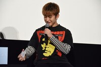 引いた紙が当たりではなかったため「あー……」と残念がる佐野玲於。