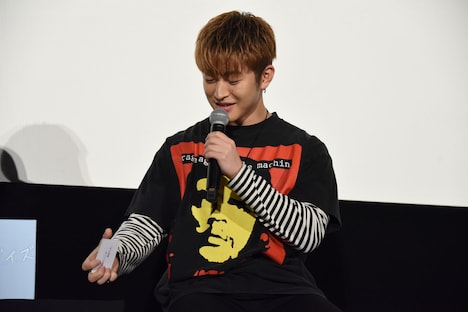 引いた紙が当たりではなかったため「あー……」と残念がる佐野玲於。